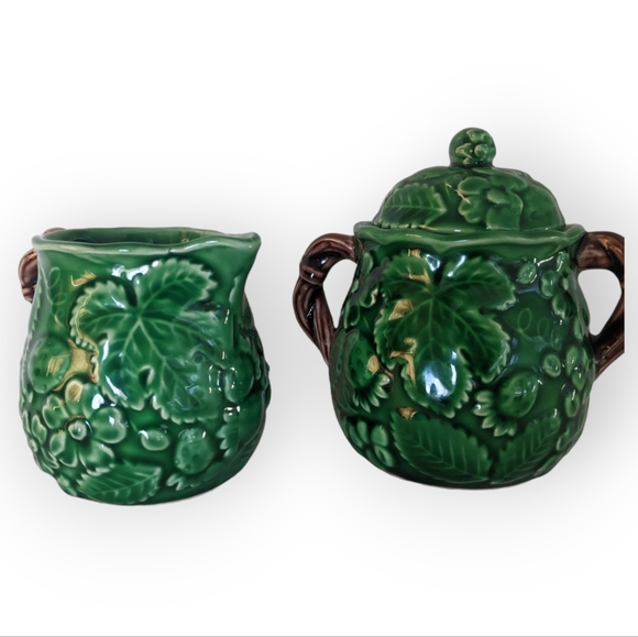 Vintage 1983 Haldon Group Porcelain Green Strawberry Floral sugar and cream set - Picture 2 of 9